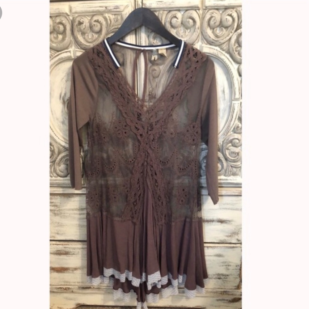 BKE Gimmiks Brown Crochet Lace Boutique Top